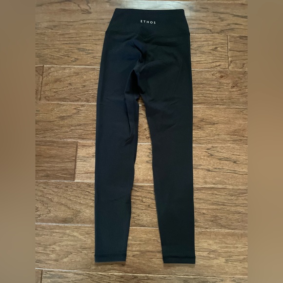 NEW Ethos Black Leggings with Pockets Size XS Short - Picture 2 of 7